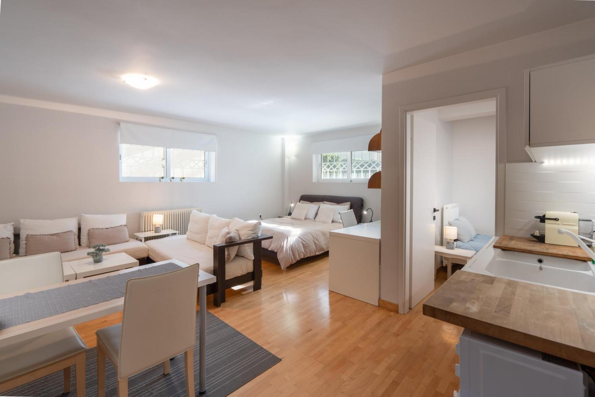 Bright, Cosy Studio Close To Glyfada Beach & Center Афины Экстерьер фото