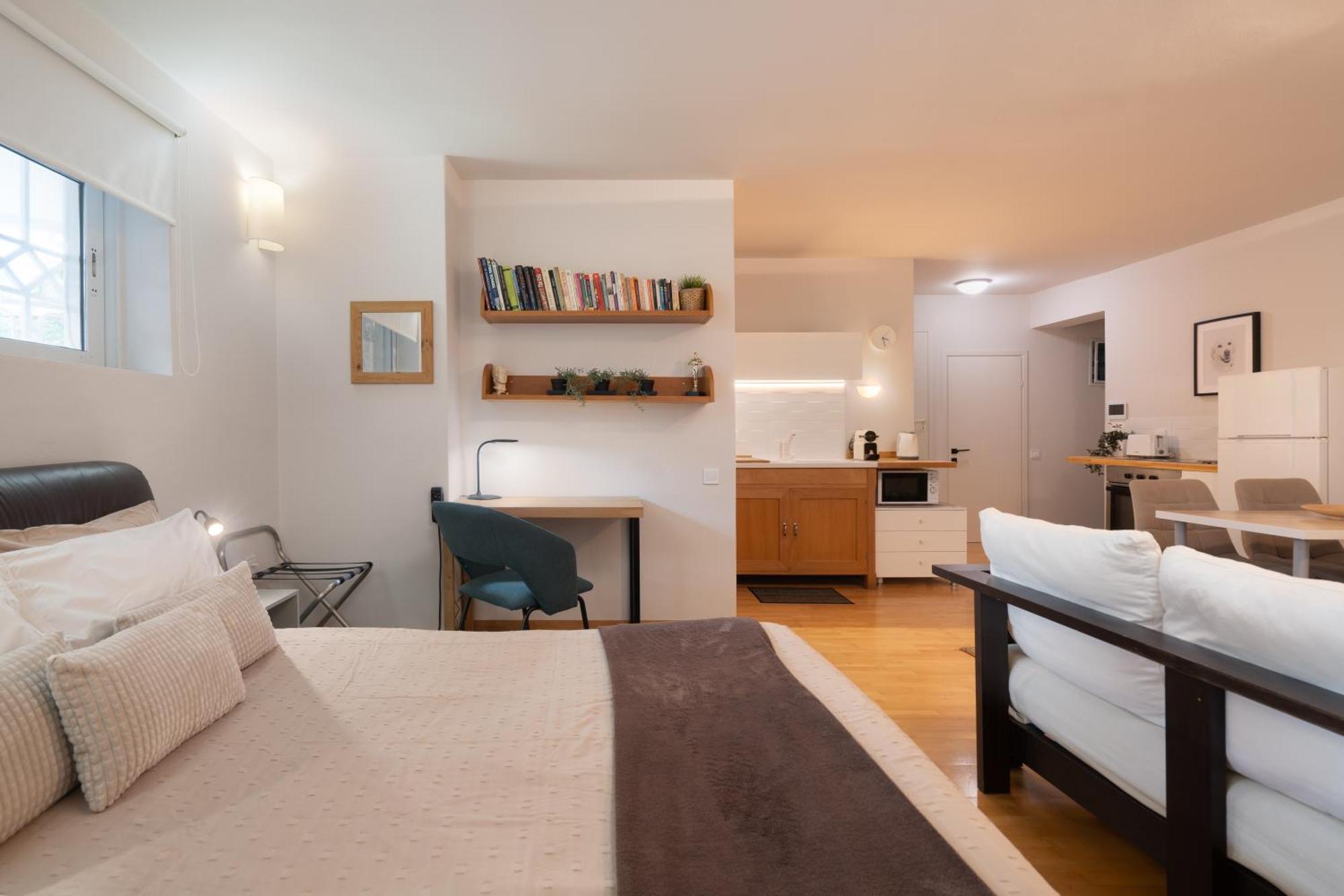 Bright, Cosy Studio Close To Glyfada Beach & Center Афины Экстерьер фото
