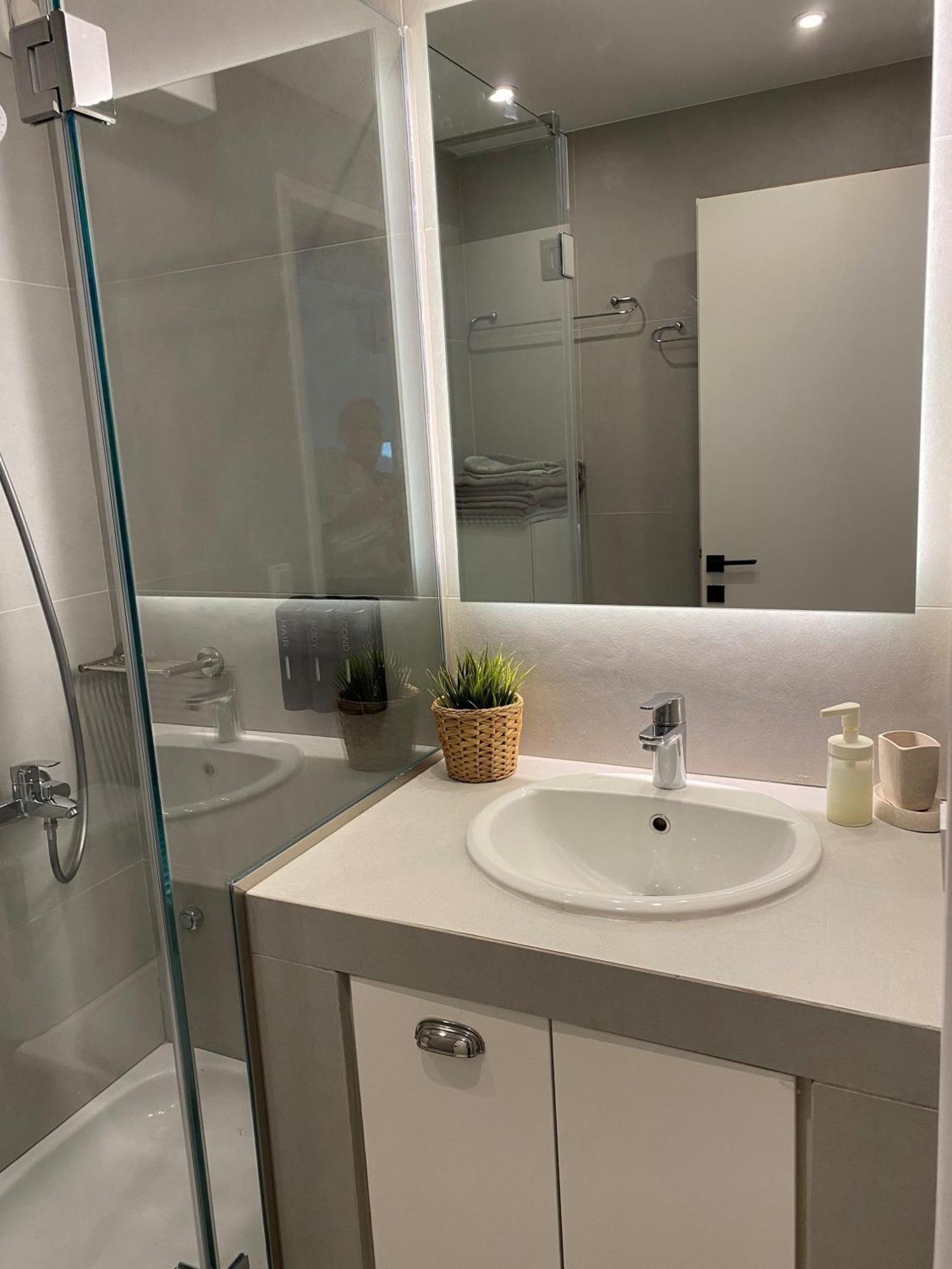 Bright, Cosy Studio Close To Glyfada Beach & Center Афины Экстерьер фото